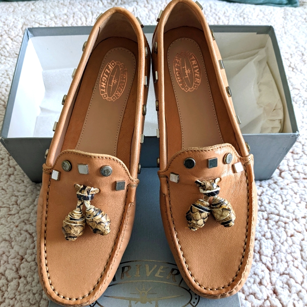 (NWT) Triver flight loafers (37.5)